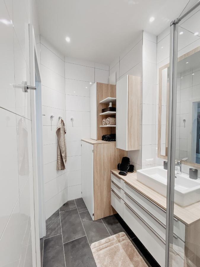 Lake View Apartment Seecorso Velden am Wörthersee Dış mekan fotoğraf